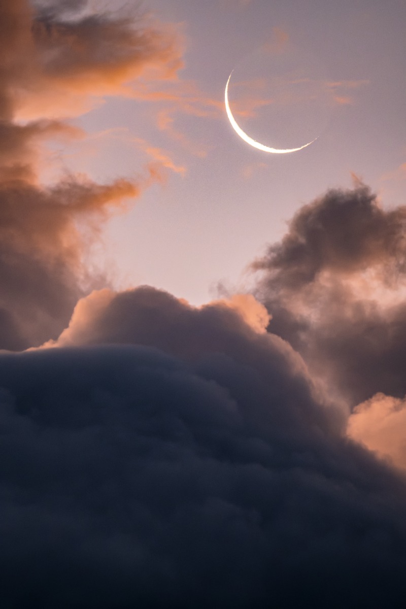 Crescent and Half-Moons – Moon Photography in South Africa: How to Take Beautiful Photos of the Moon with the Right Lens and Settings