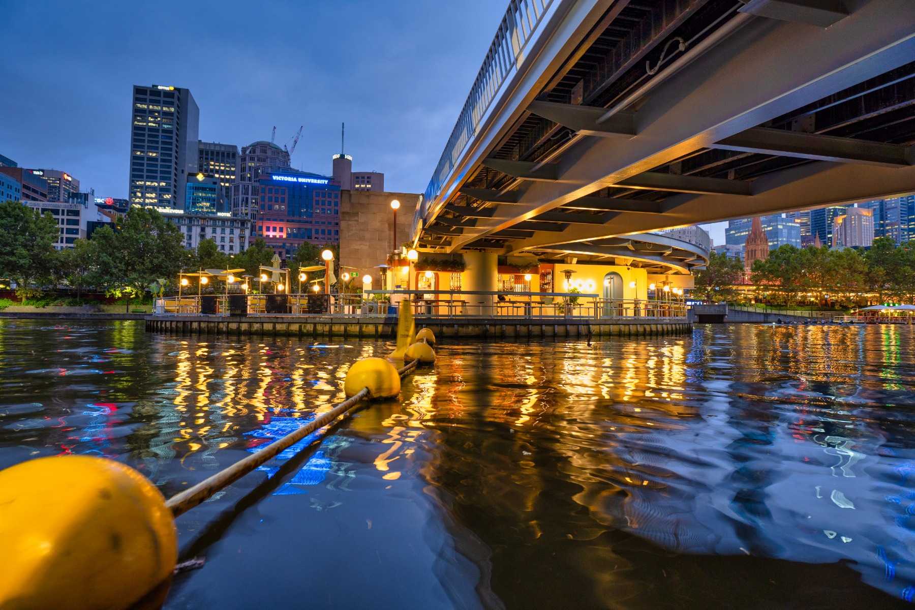 Overlapping perspective: foreground, middle ground and background – shot with Tamron 11-20mm F2.8 (Model B060)