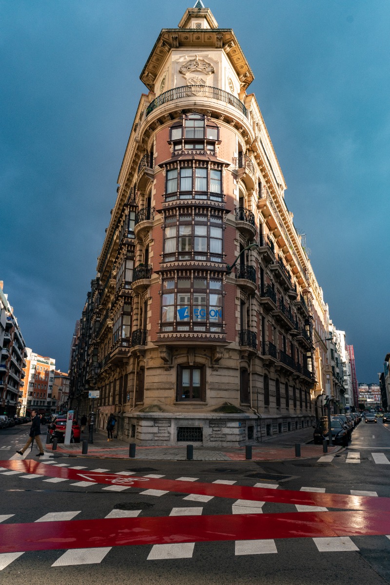 Three-point perspective – shot with Tamron 24mm F2.8 (Model F051)