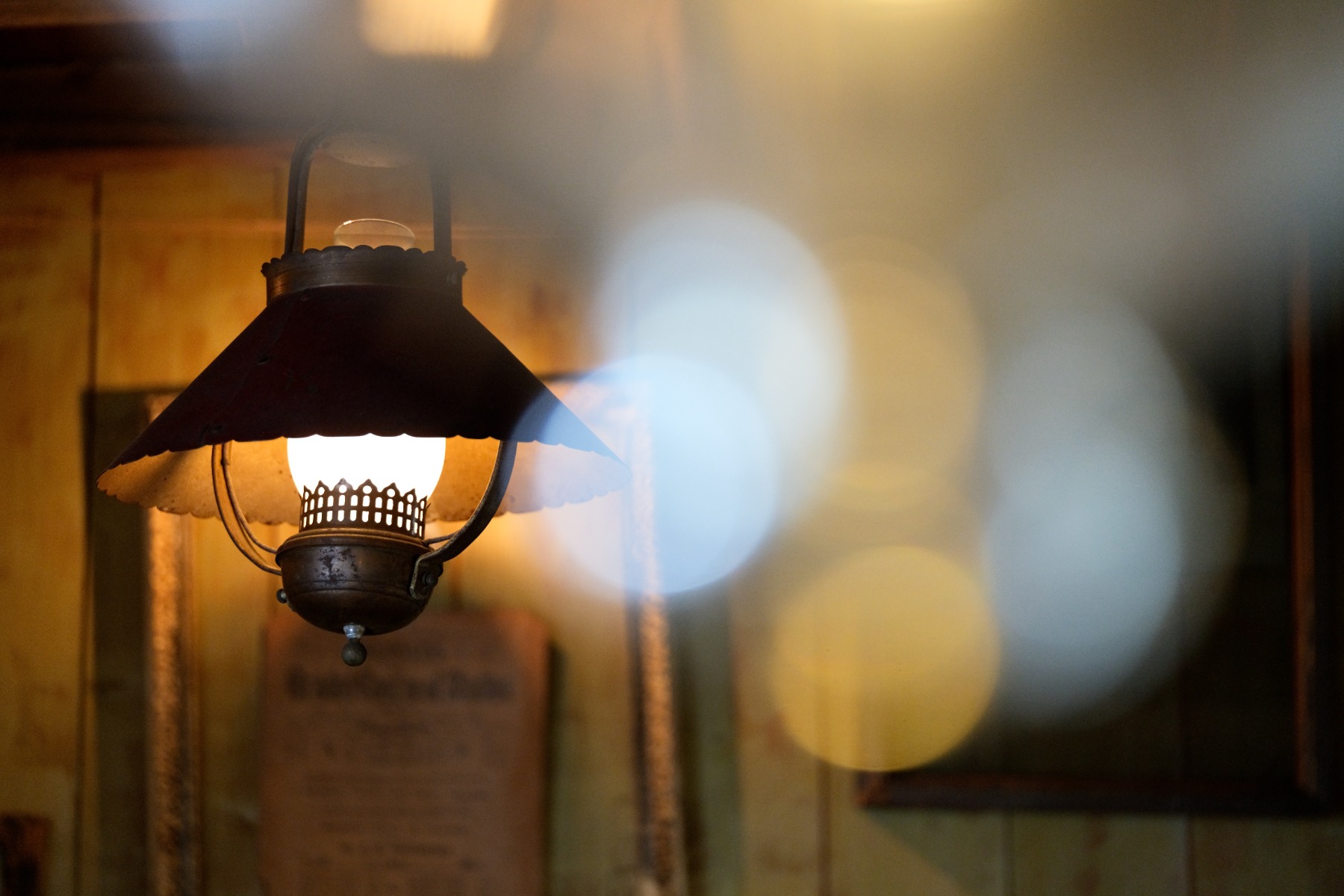 Circular bokeh and bokeh balls – shot with Tamron 90mm F2.8 MACRO (Model F072)