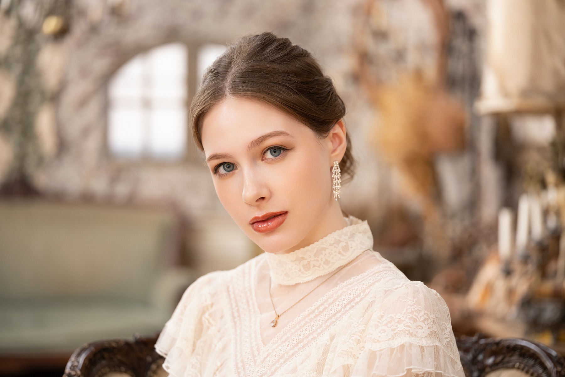 Portrait at a moderate shutter speed – shot with Tamron 90mm F2.8 MACRO (Model F072)