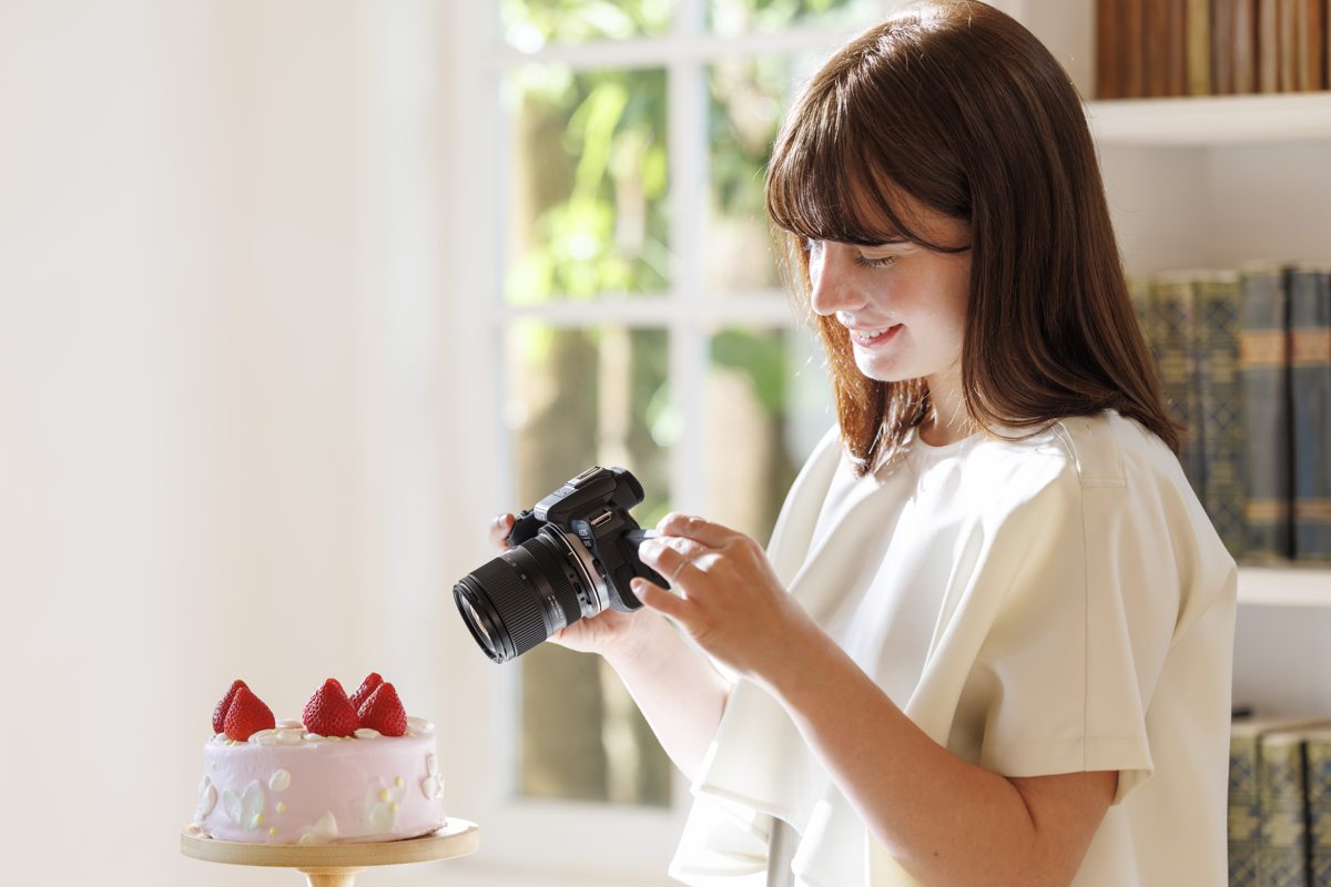 Photographing a cake at close range